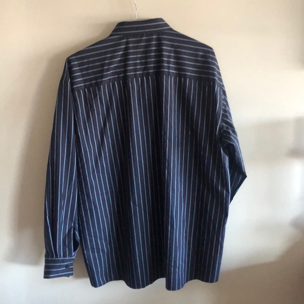 Kenneth Cole Reaction button down - Picture 3 of 6